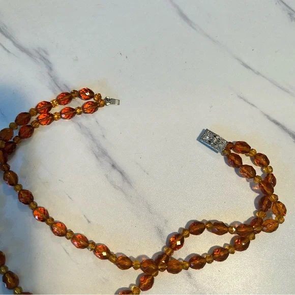 Elegant Amber Beaded Necklace - Picture 6 of 10